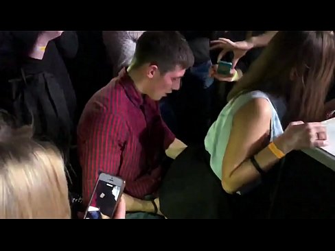 ❤️ રશિયન નાઇટક્લબમાં વાસ્તવિક સેક્સ. ગુદા અને યોનિમાર્ગમાં 18 વર્ષની રશિયન છોકરીએ નાઈટક્લબમાં ચોદાઈ ️  અમારા પર  ️❤